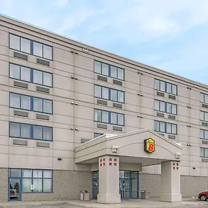 Hotel Super 8 By Wyndham, Mississauga